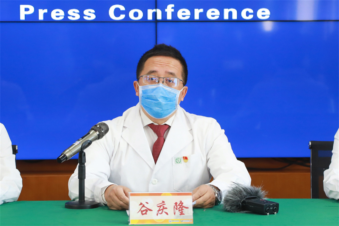 首儿所副所长、新闻发言人谷庆隆在发布会上介绍了互联网医院建设、功能设置、接诊医生及患者使用情况。